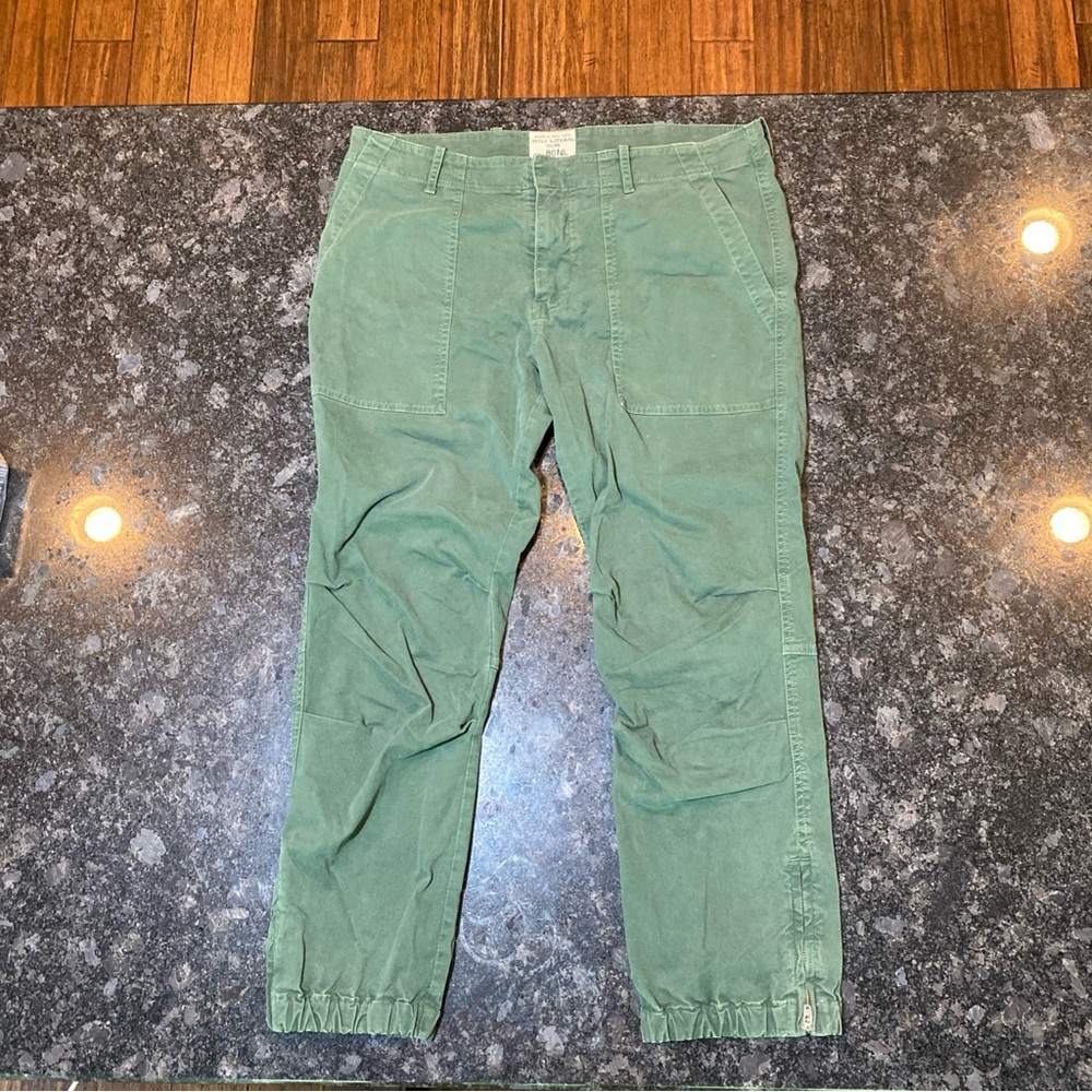 Nili Lotan Cargo Cropped Jogger Military Pants Women Sz 12 111/88 80NL Green